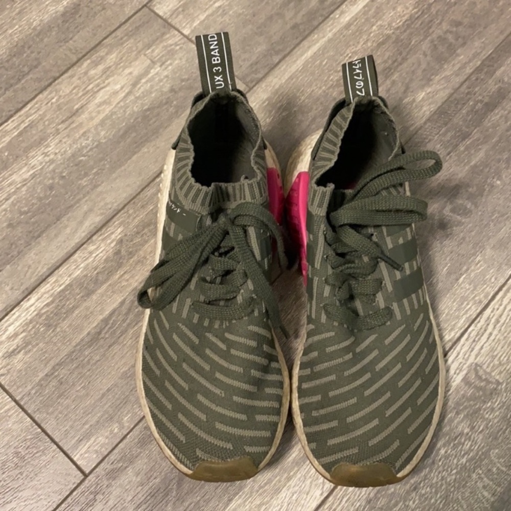 green adidas NMD R1 - Picture 3 of 4